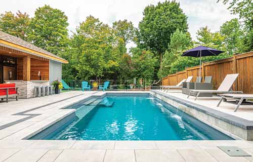 Small backyard pools: Leisure Pools Elegance