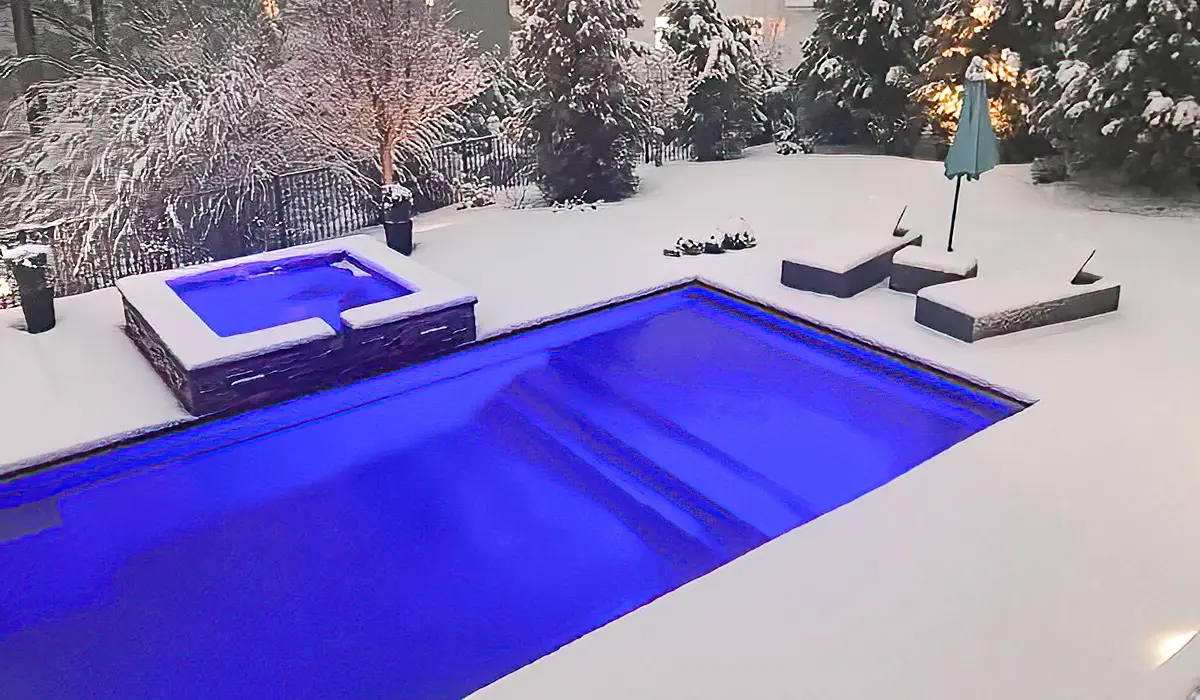 How Cold Weather Affects Fiberglass Swimming Pools