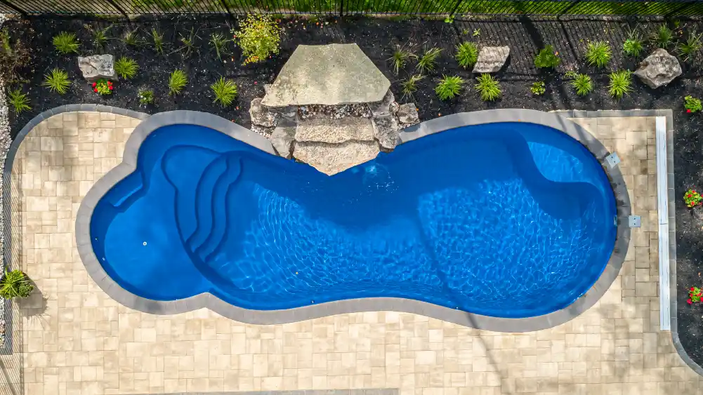 Pool Designs: Modern Fiberglass Pool Shapes and Features