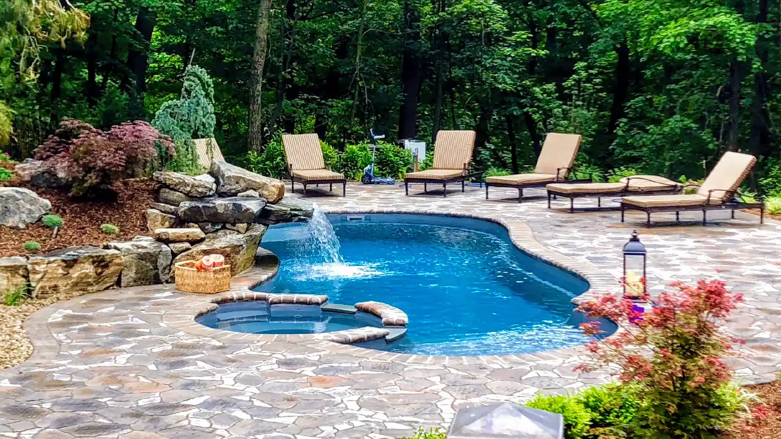 Perfect Pool Placement: Maximizing Your Backyard Oasis with Expert Landscaping